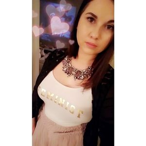 Meet your Posher, Danielle